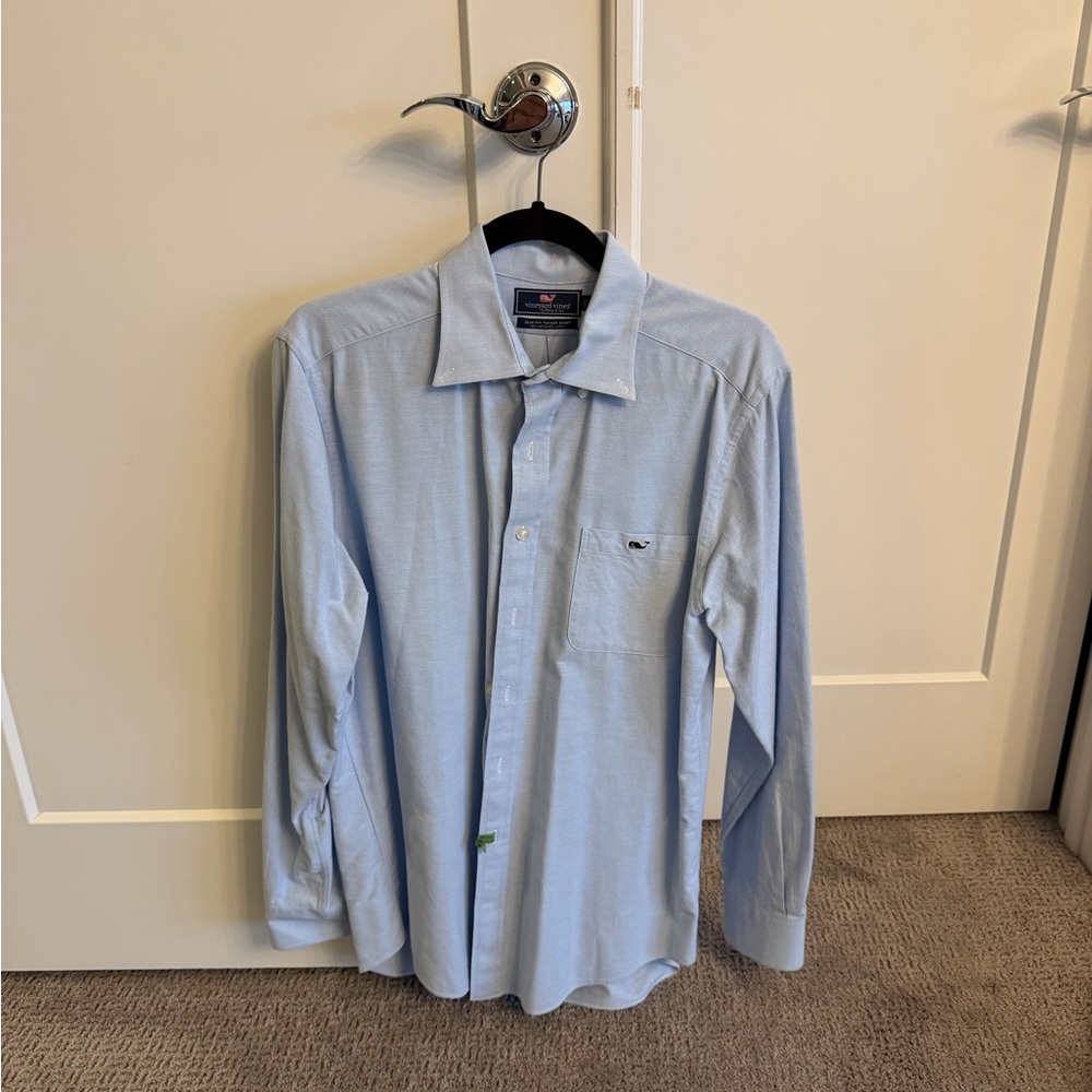 Vineyard Vines Light Blue Casual Button Down Shirt. Slim Fit.